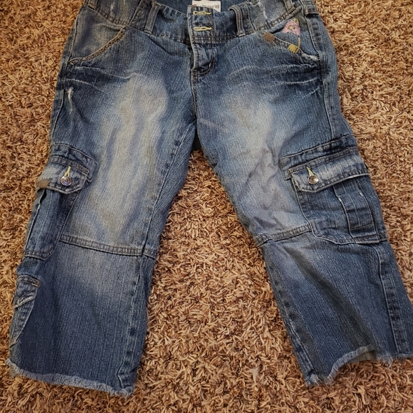 Capris - Picture 1 of 3